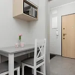Modern One Bedroom With Parking In By Renters Prestige
