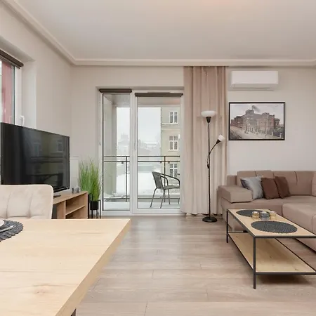 Modern One Bedroom With Parking In By Renters Prestige
