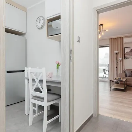 Modern One Bedroom With Parking In By Renters Prestige Апартаменти