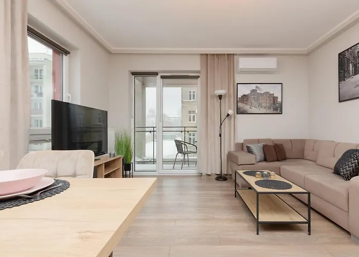 Modern One Bedroom With Parking In By Renters Prestige