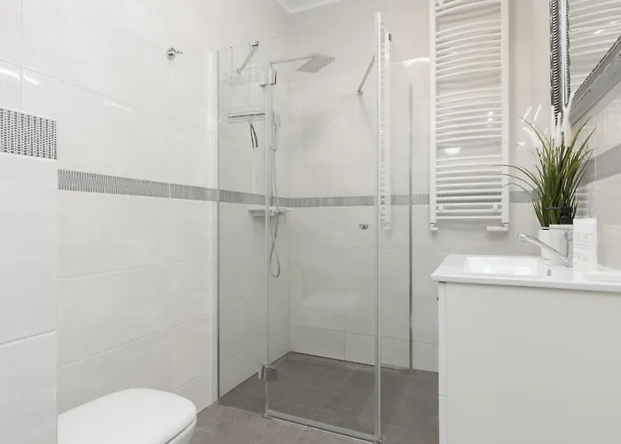 Modern One Bedroom With Parking In By Renters Prestige Łódź