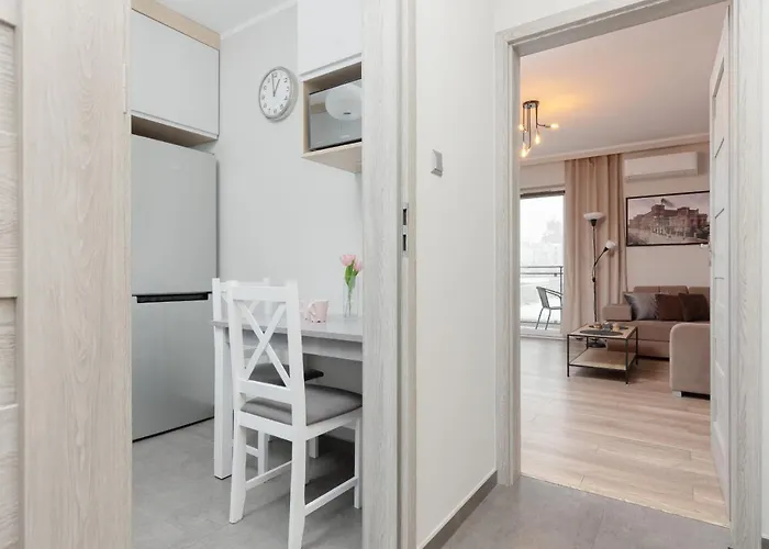 Modern One Bedroom With Parking In By Renters Prestige Lejlighed